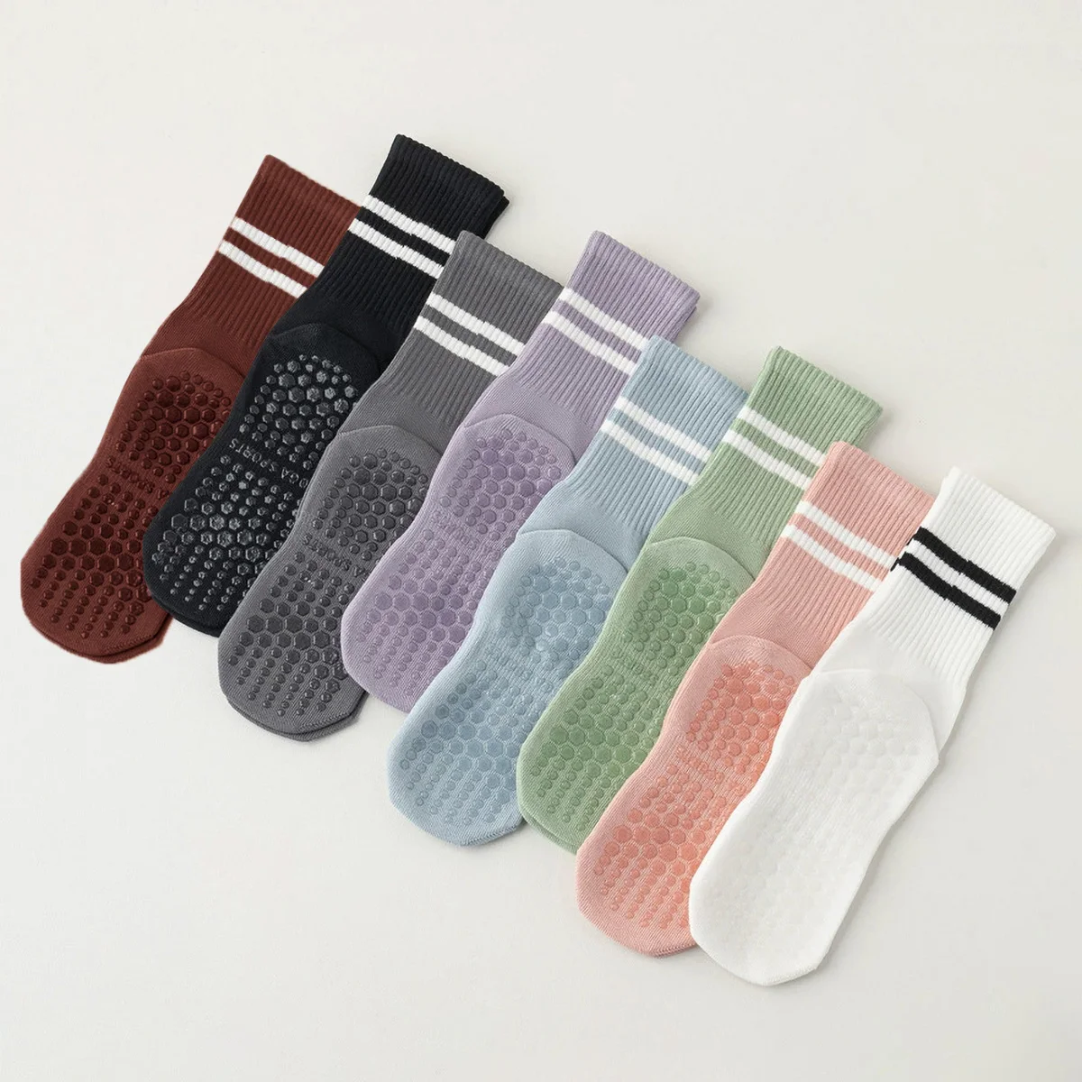 3 Pairs Long Yoga Socks with G - Pilates Yoga And Barre recensione e prezzo