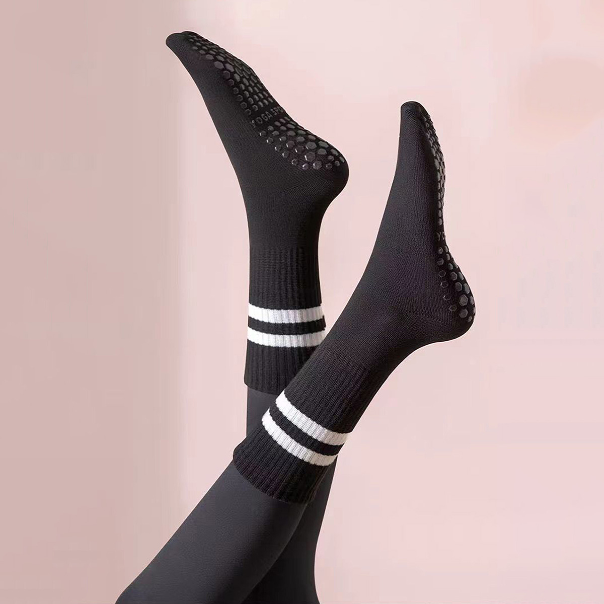3 Pairs Long Yoga Socks with G - Pilates Yoga And Barre recensione e prezzo